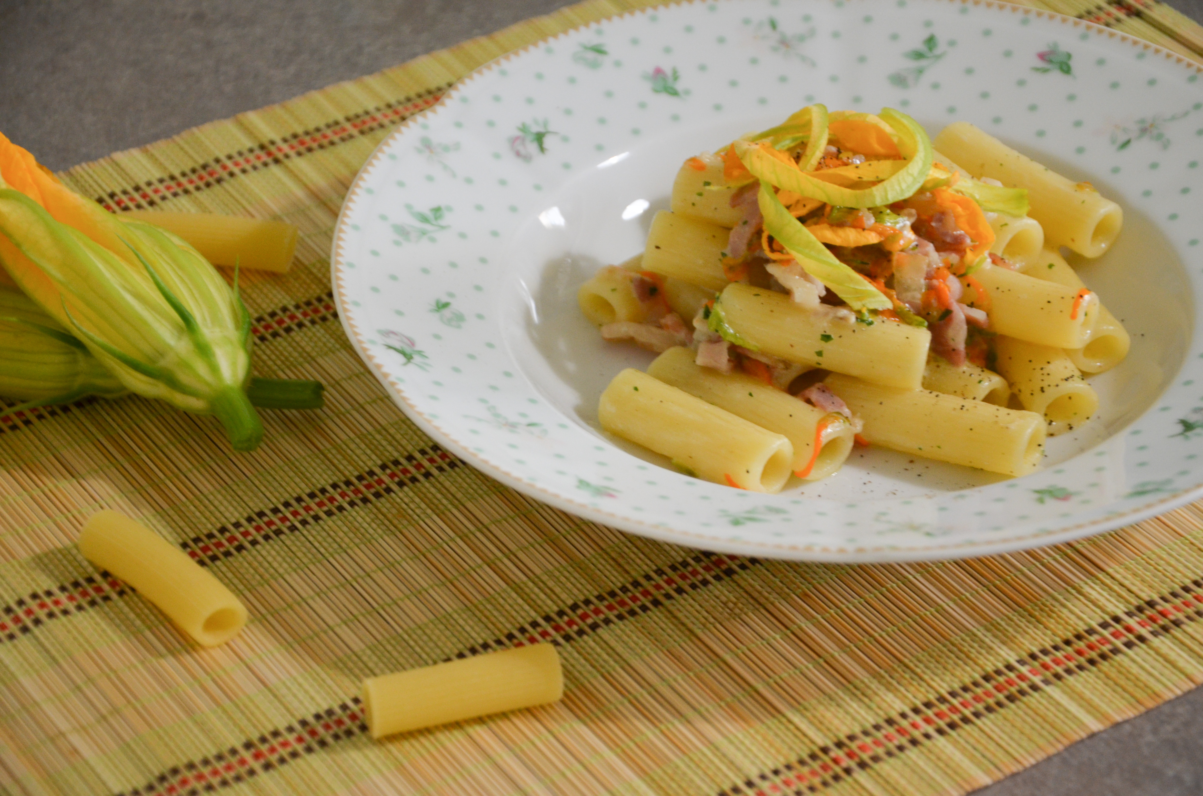 RIGATONI CON FIORI DI ZUCCA