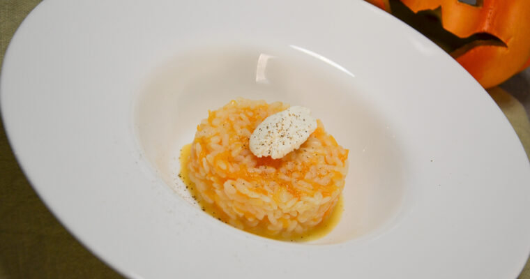 RISOTTO ALLA ZUCCA CON CHENELLE DI RICOTTA