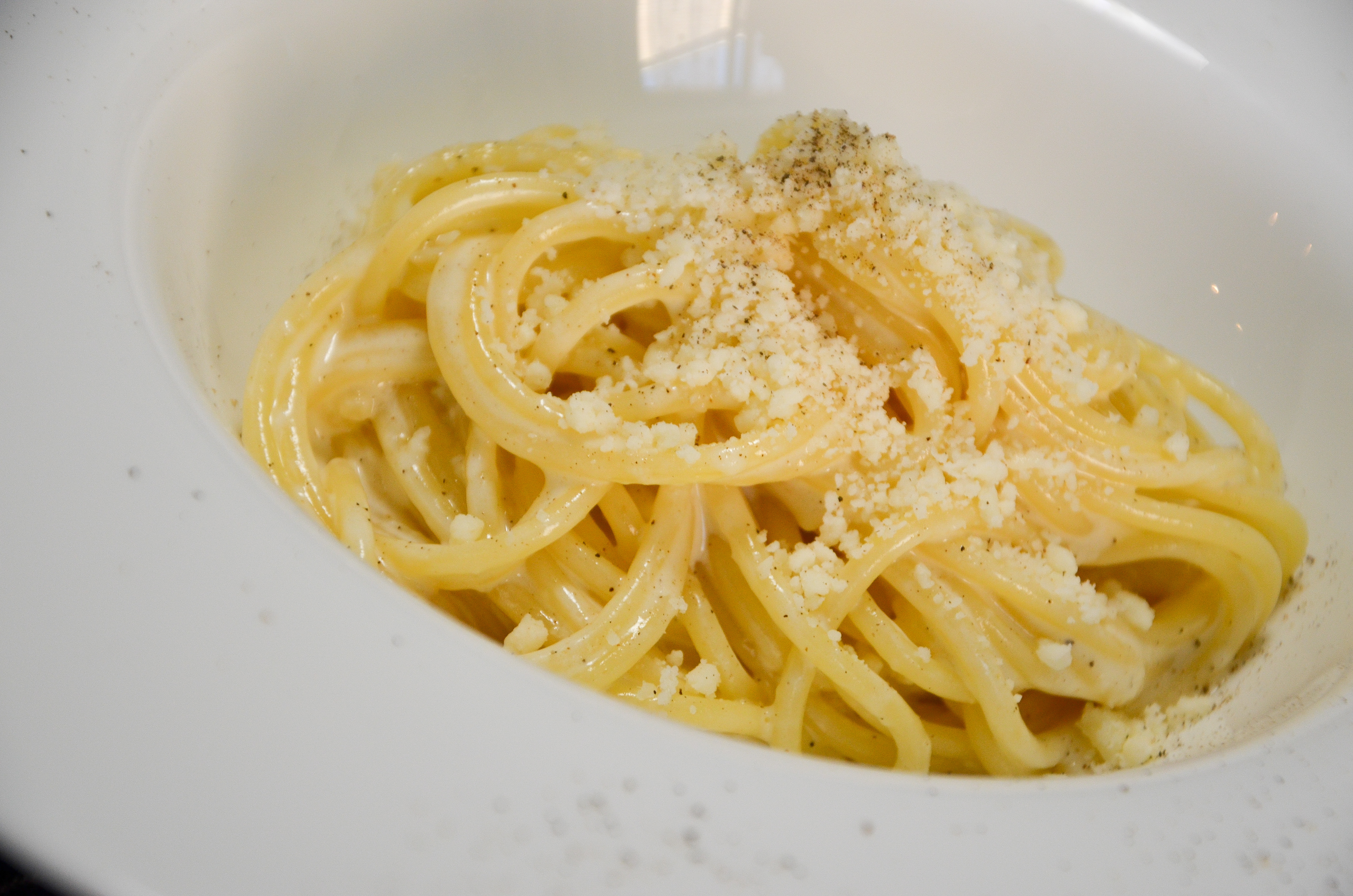 SPAGHETTI CACIO E PEPE