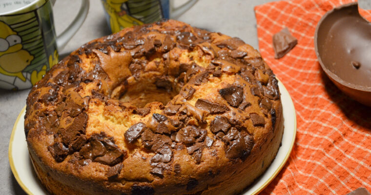 CIAMBELLA CON UOVA DI PASQUA