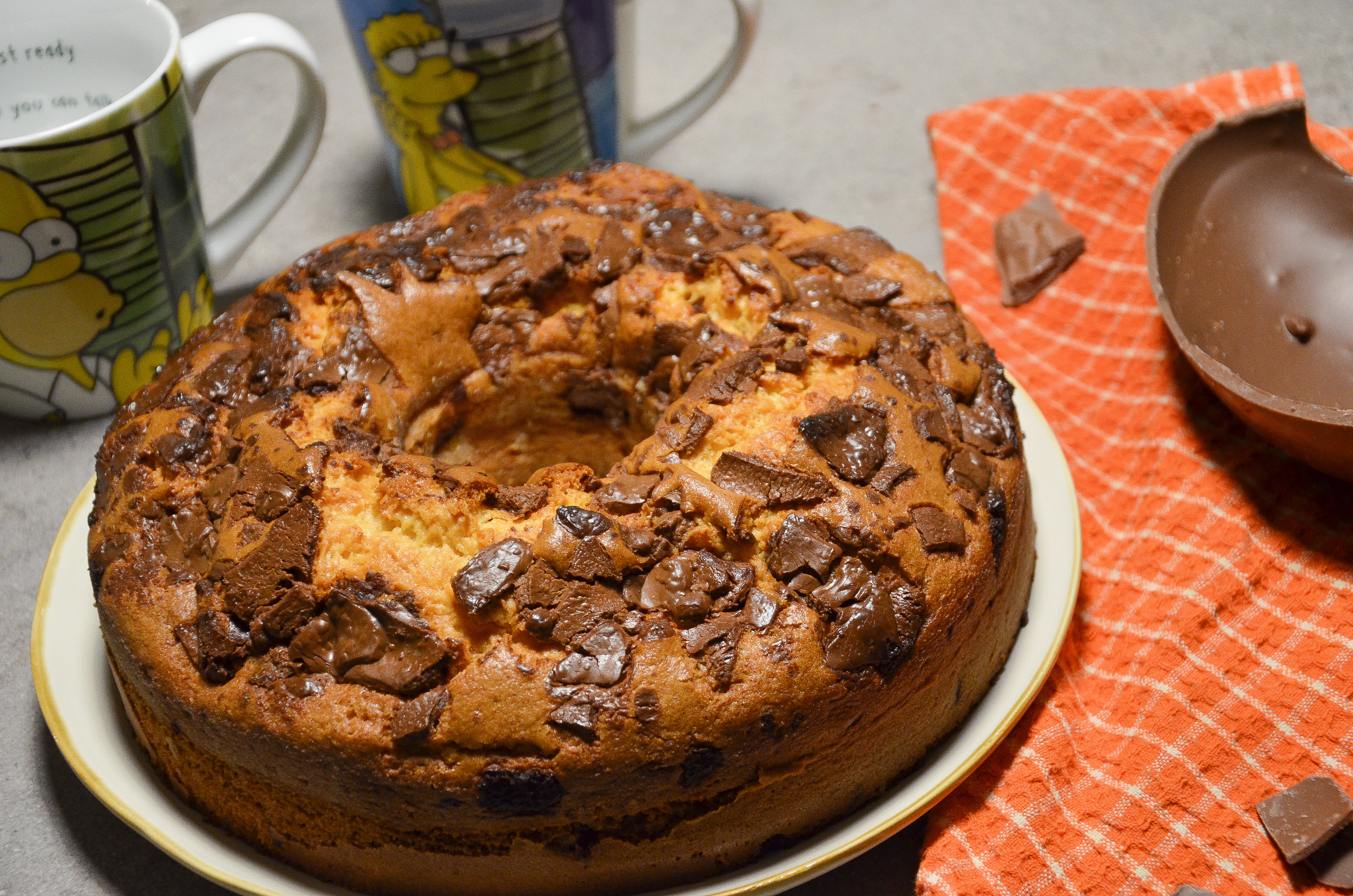 CIAMBELLA CON UOVA DI PASQUA